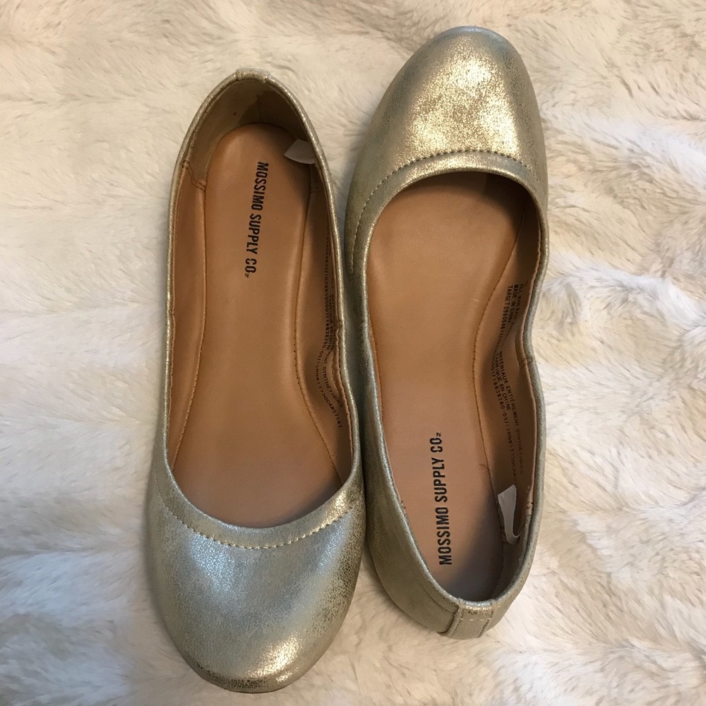 Mossimo Faux Leather Flats in distressed gold